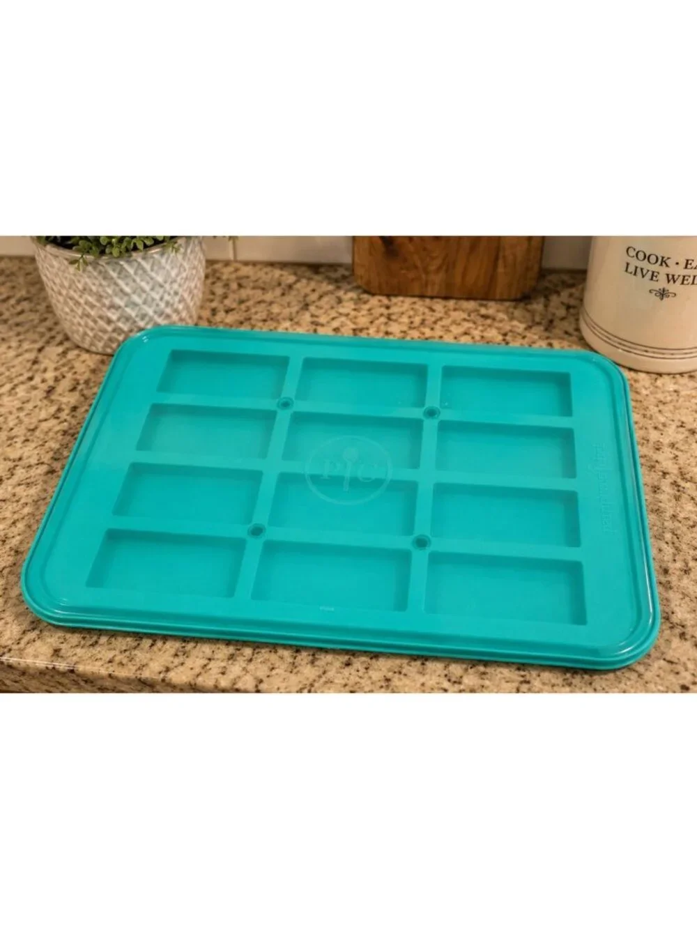 Pampered Chef Snack Bar Maker with Lid Granola Candy Bars Lightly Used